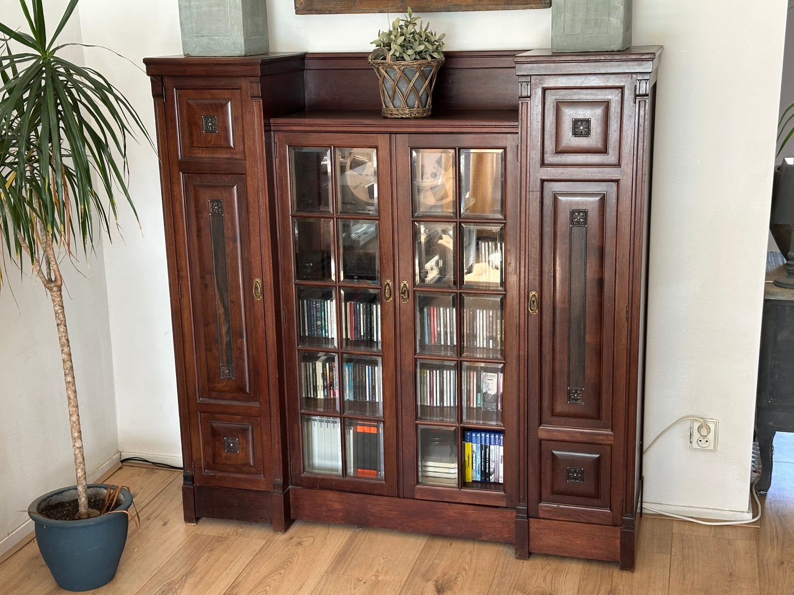 Antieke Jugendstil kast, Ophalen