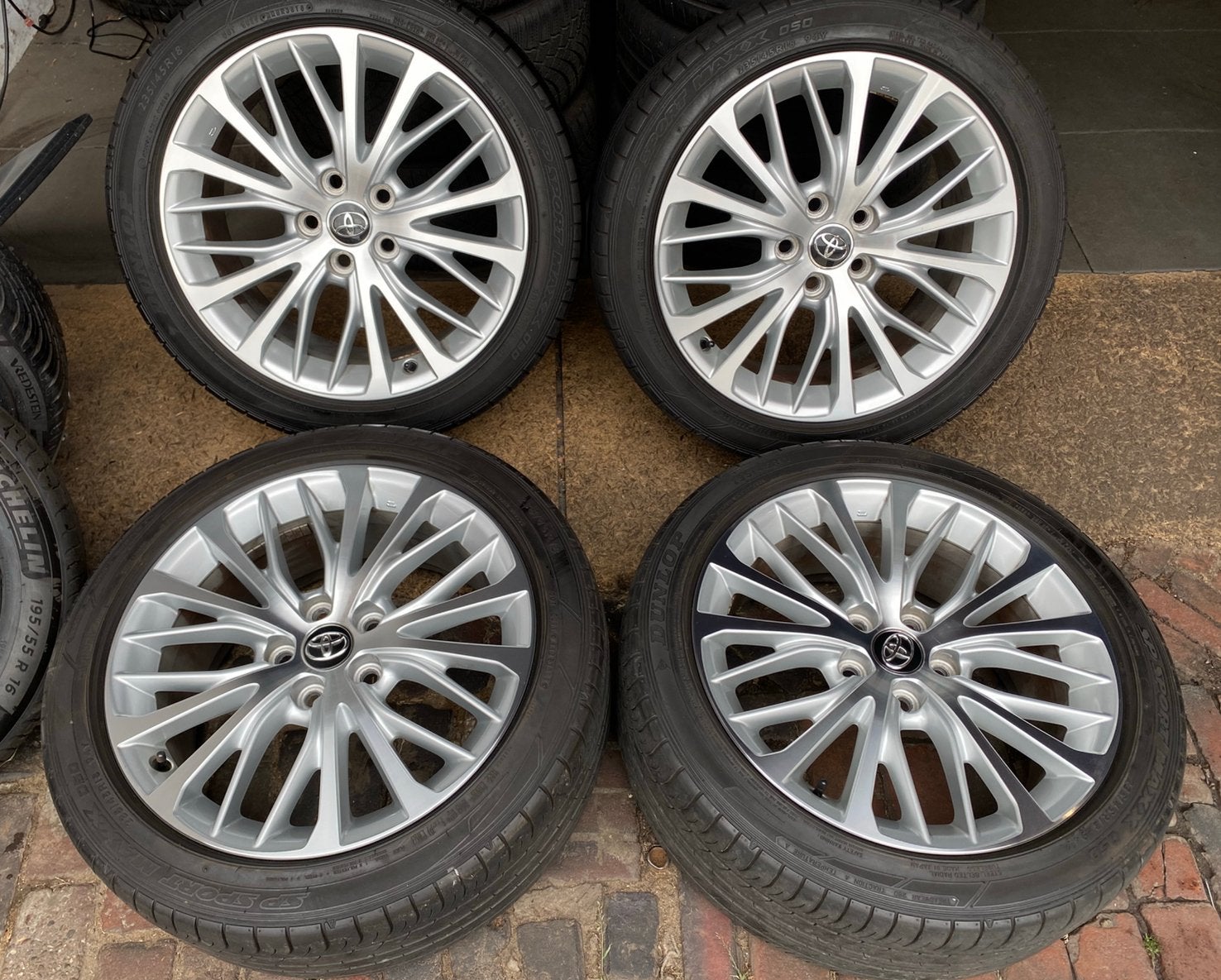 ALS NIEUWE 18” Toyota Camry velgen + tpms + 235/45R18 banden, 18 inch, Banden en Velgen, Nieuw, Ophalen of Verzenden