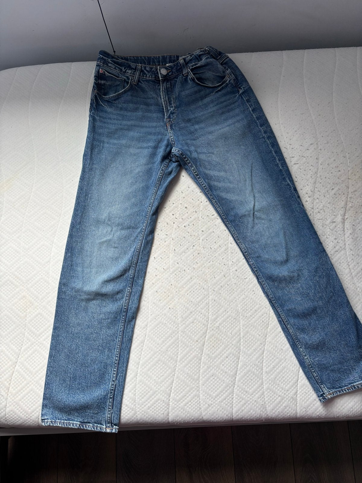 H&M Relaxed Fit Tapered Leg Jeans - Maat 170, Ophalen of Verzenden, Zo goed als nieuw, Blauw, Overige jeansmaten
