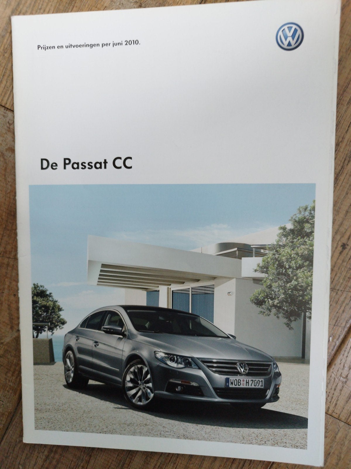 Volkswagen Passat CC Prijs- en Uitvoeringslijst Juni 2010, Volkswagen, Ophalen of Verzenden, Zo goed als nieuw, Volkswagen