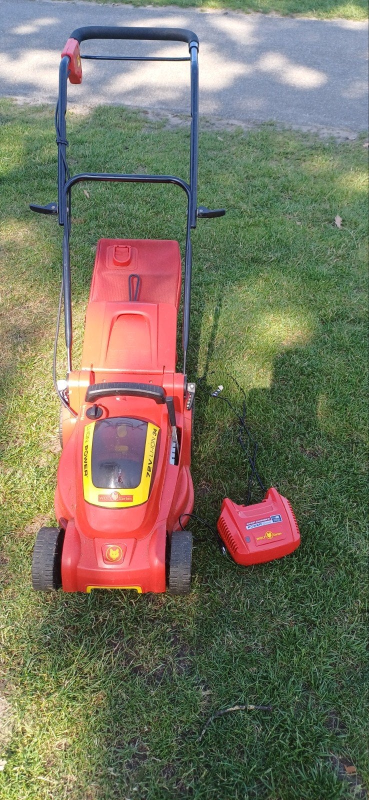 Wolf Garten 72V Li-ion Accu Grasmaaier met Oplader, Tuin en Terras, Grasmaaiers, Ophalen, Wolf Garten, Gebruikt, Accu-grasmaaier