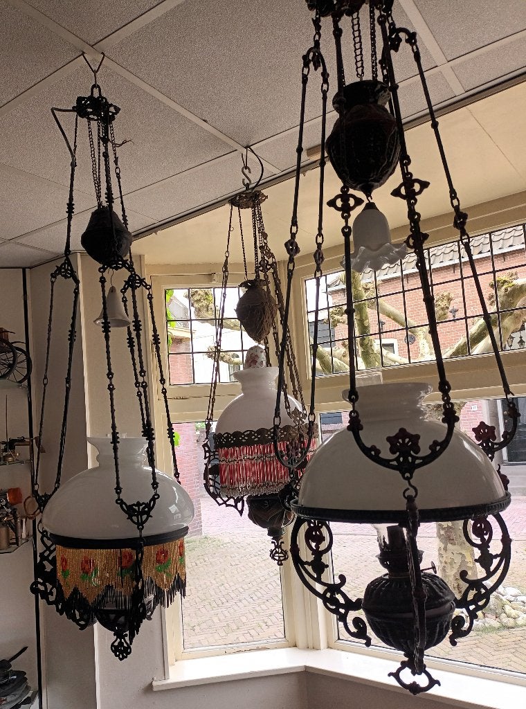 Antieke hanglampen, Ophalen