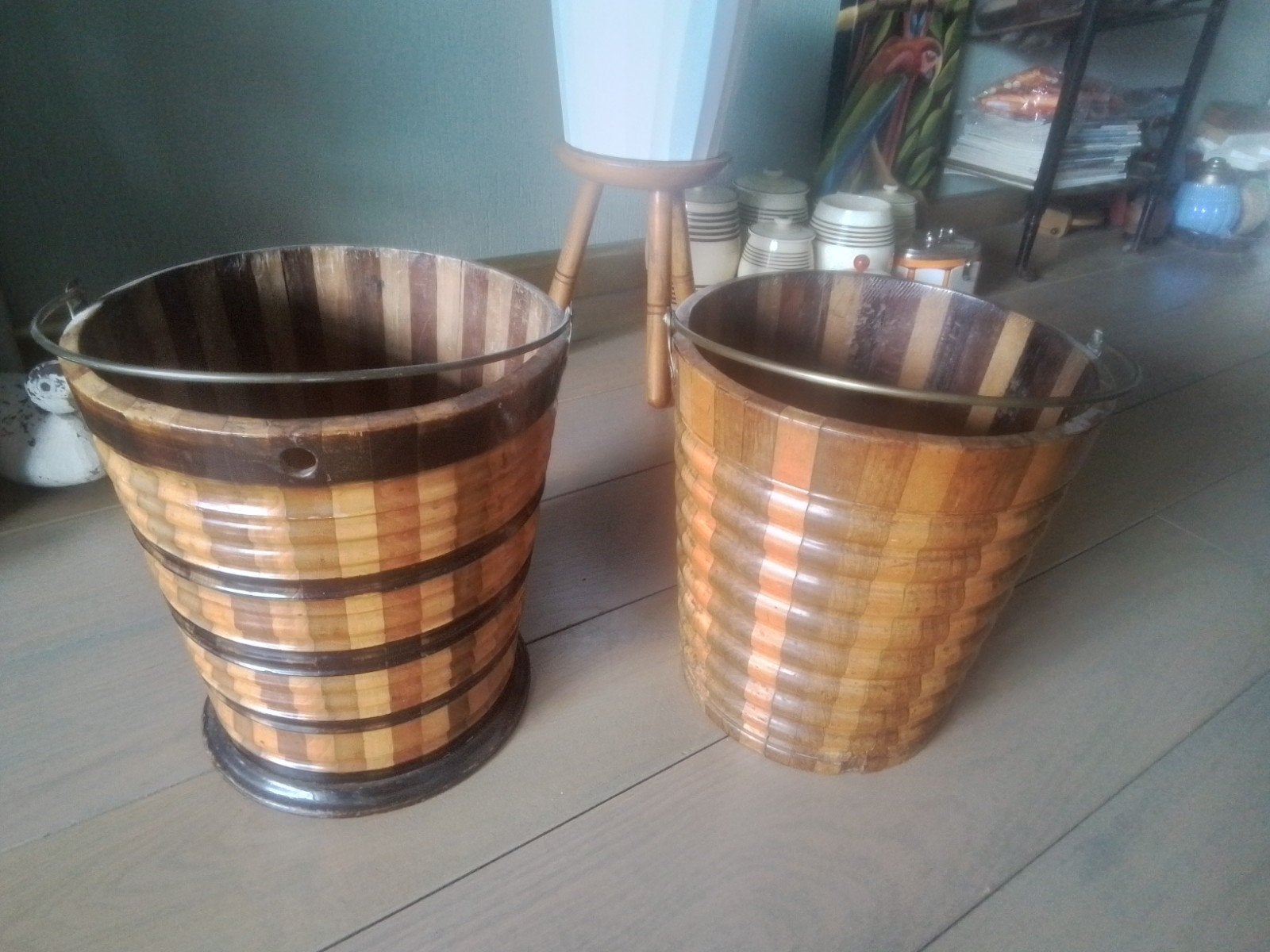 2 antiek houten emmers, Ophalen