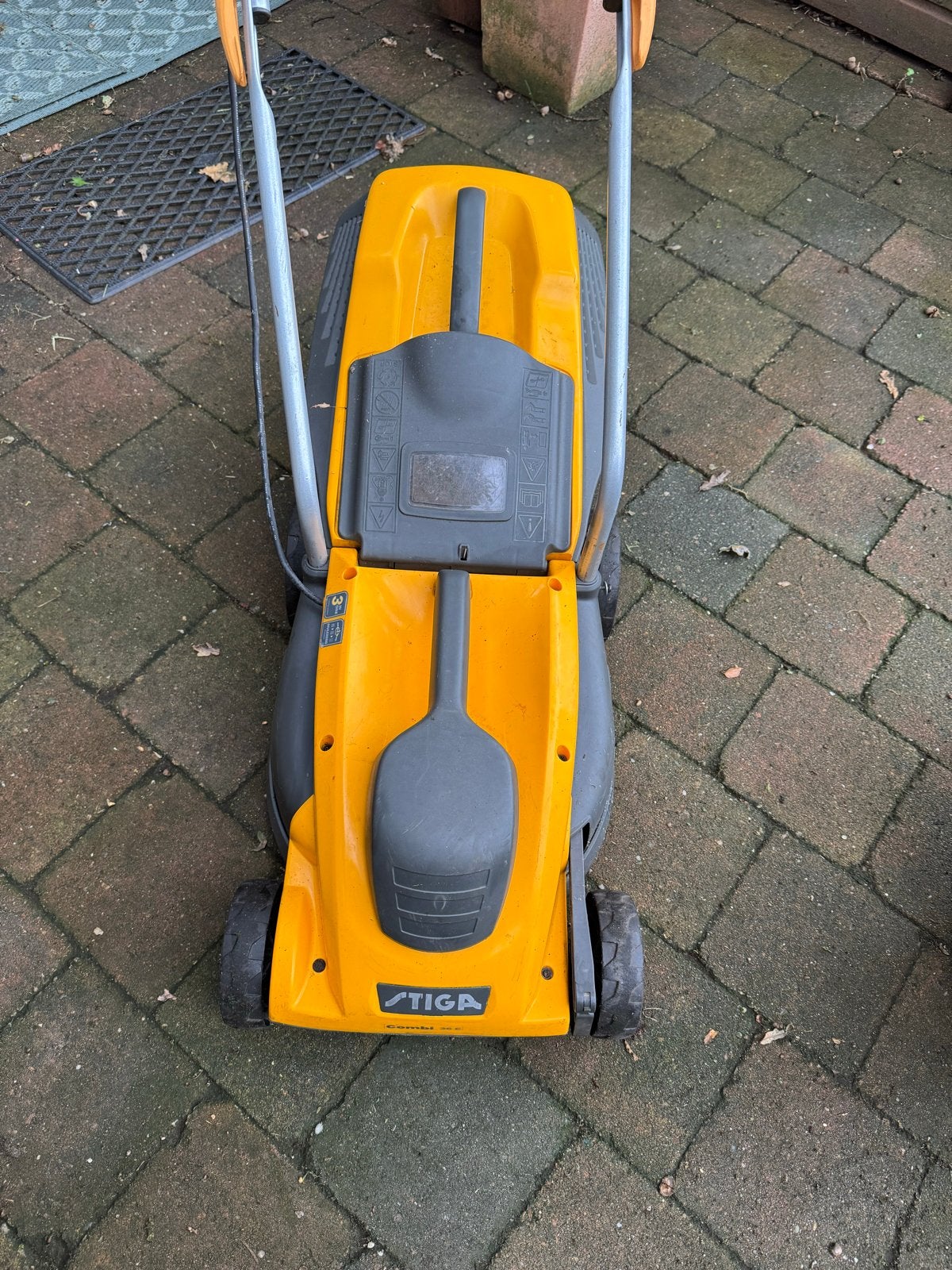 Stiga Combi 36 E Elektrische Grasmaaier met Mulchfunctie, Ophalen, Cirkelmaaier, Gebruikt, Elektrische grasmaaier
