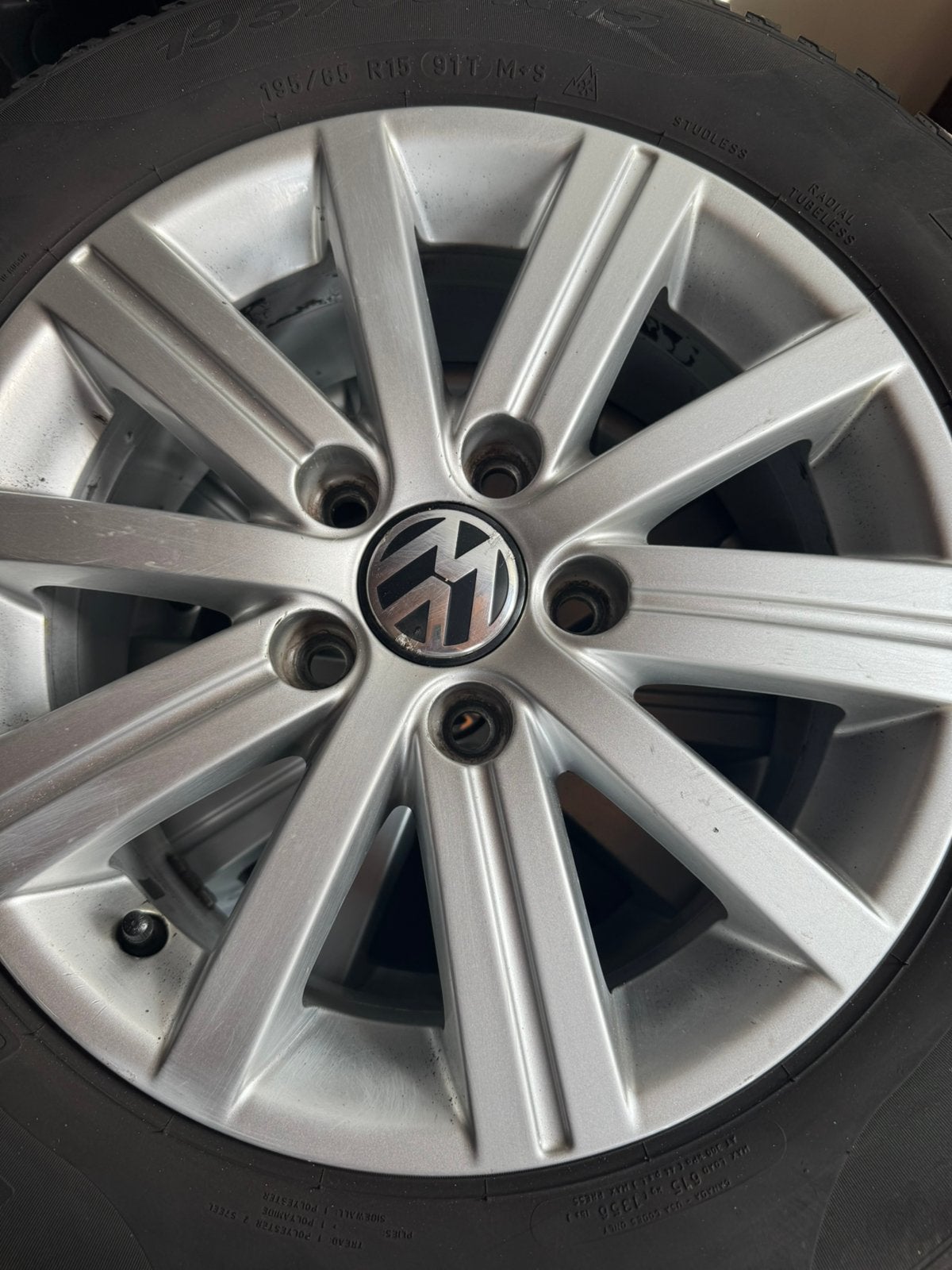 4 winterbanden Pirelli VW Golf 7 195/65 R15 aluminium velgen, Auto-onderdelen, Ophalen, Gebruikt, 15 inch, Banden en Velgen