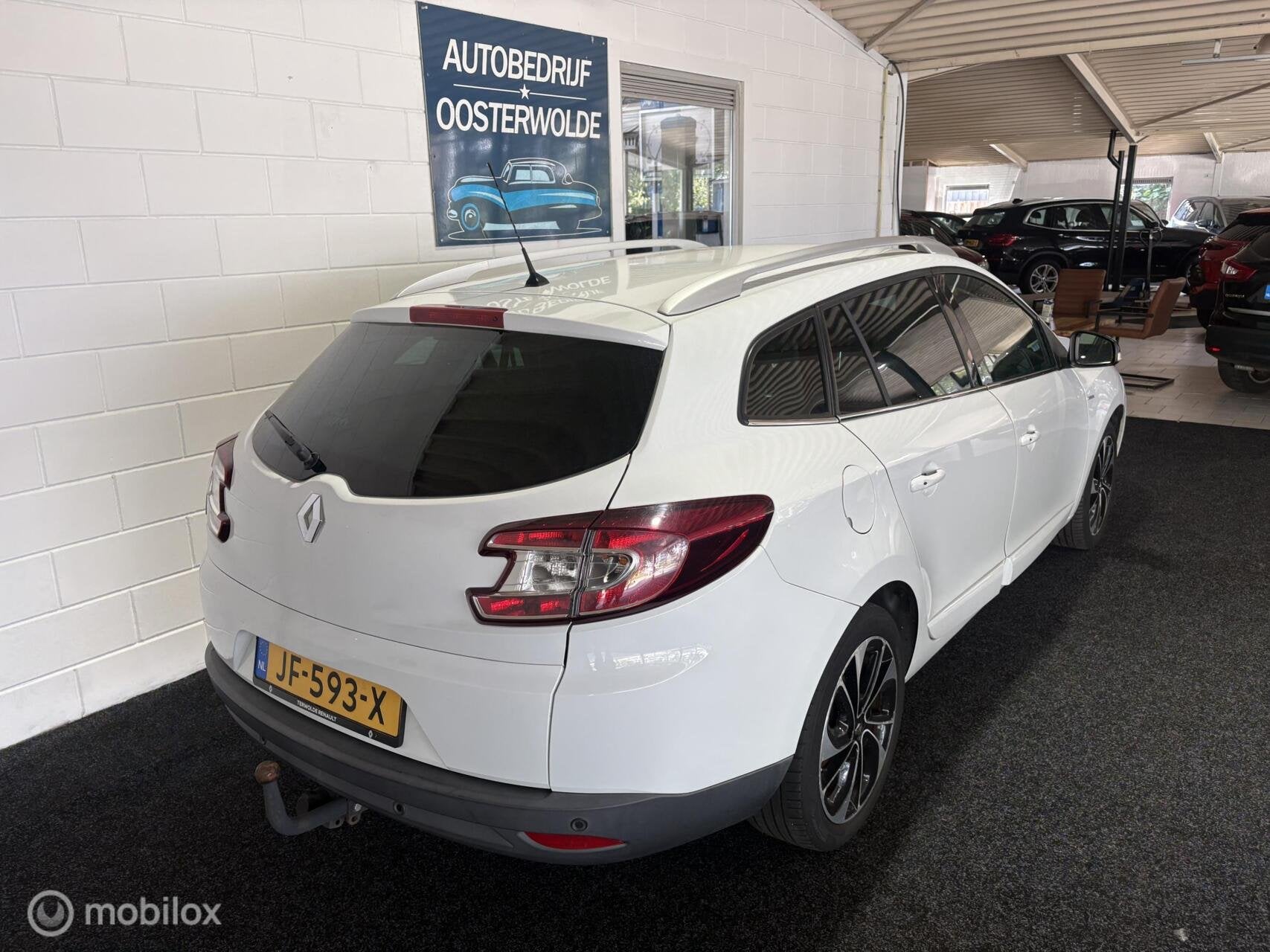 Renault Megane Estate 1.5 dCi Bose Navi - Apk - Cruise - Pdc, Voorwielaandrijving, Parkeersensor, Stof, Gebruikt