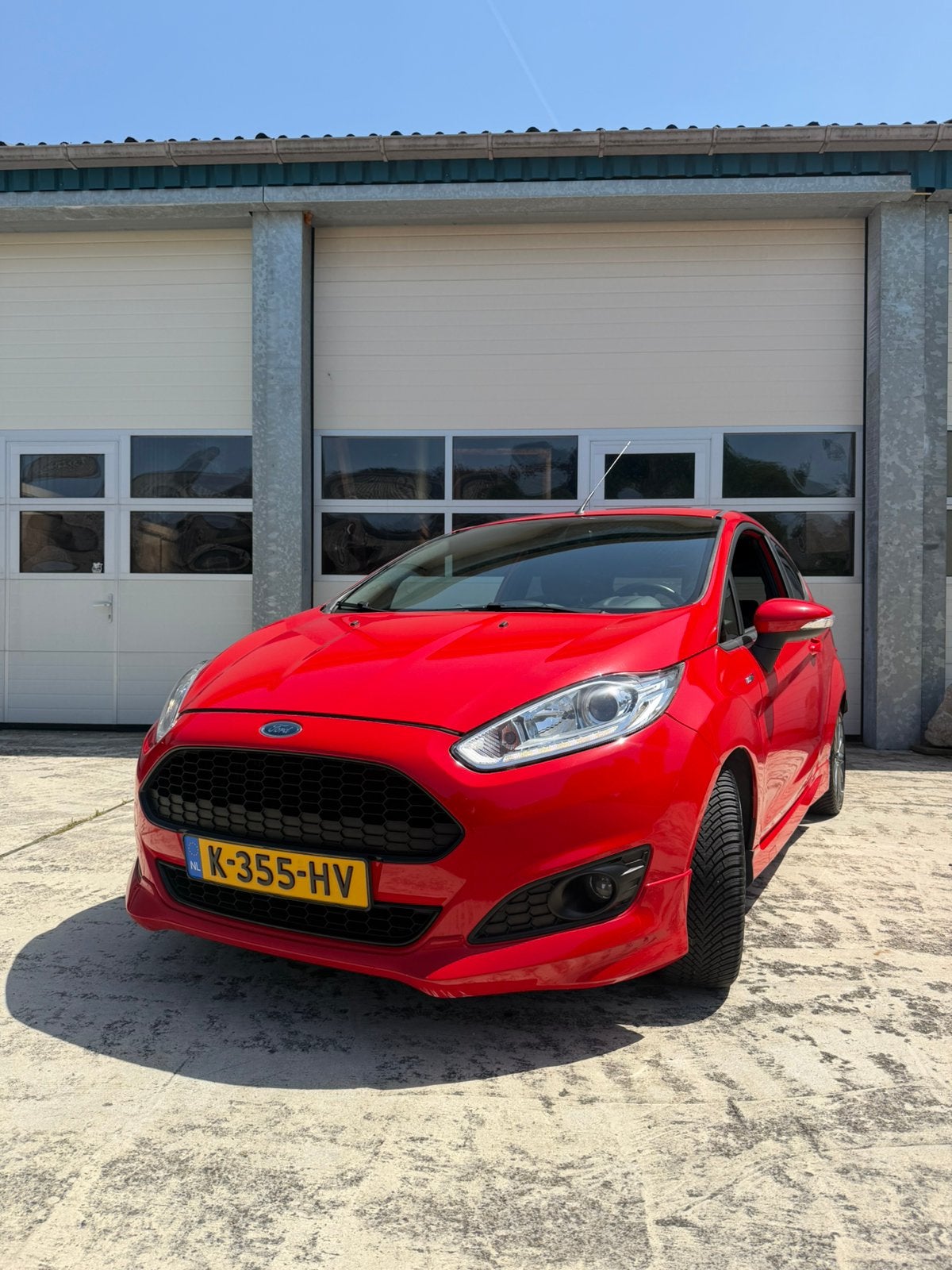 Ford Fiësta st line 1.0 ecoboost nieuwe dist. riem, Voorwielaandrijving, Stof, 40 €/maand, Zwart