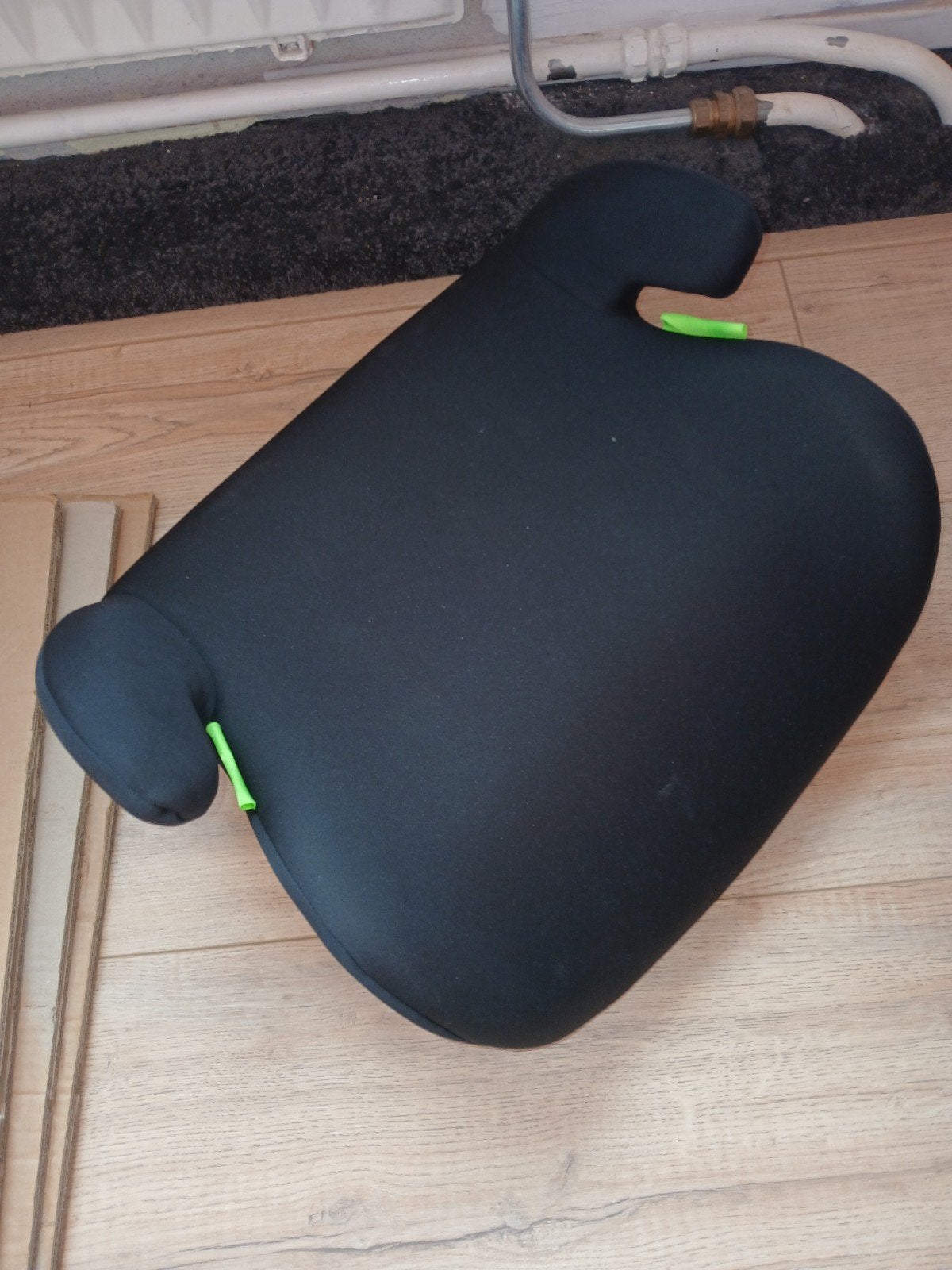 Zwart kinderzitje/zitverhoger voor in de auto, Overige merken, 15 t/m 36 kg, Ophalen of Verzenden, Gebruikt