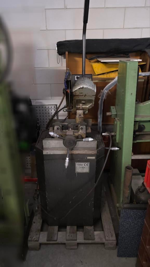 Huvema Hu 250 CK afkortzaagmachine met oliekoeling, Ophalen
