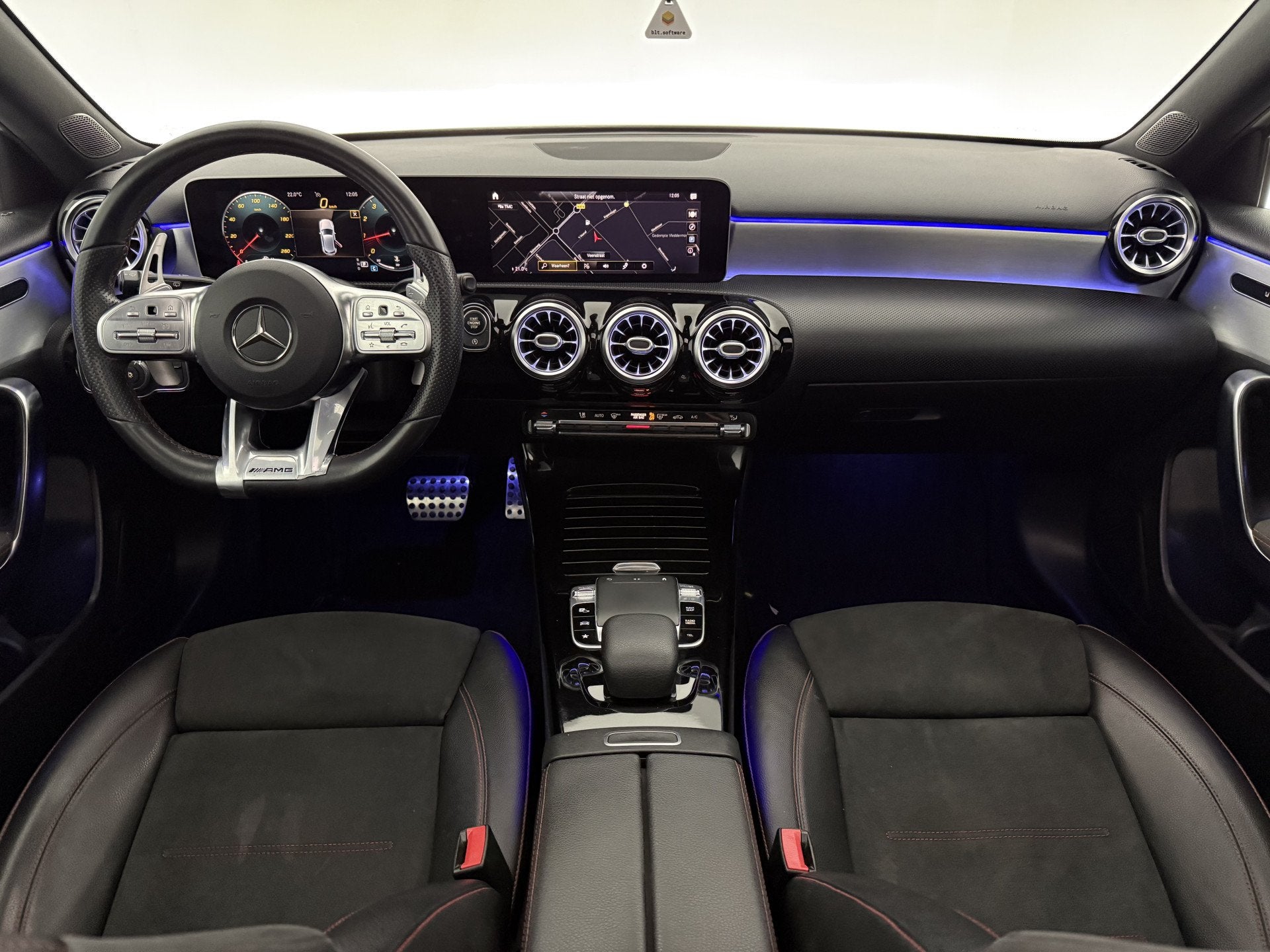 Mercedes-Benz A-Klasse 200 AMG | Pano | Sfeer | Virtual | Ca, Gebruikt, Euro 6, 4 cilinders, Automatische klimaatregeling