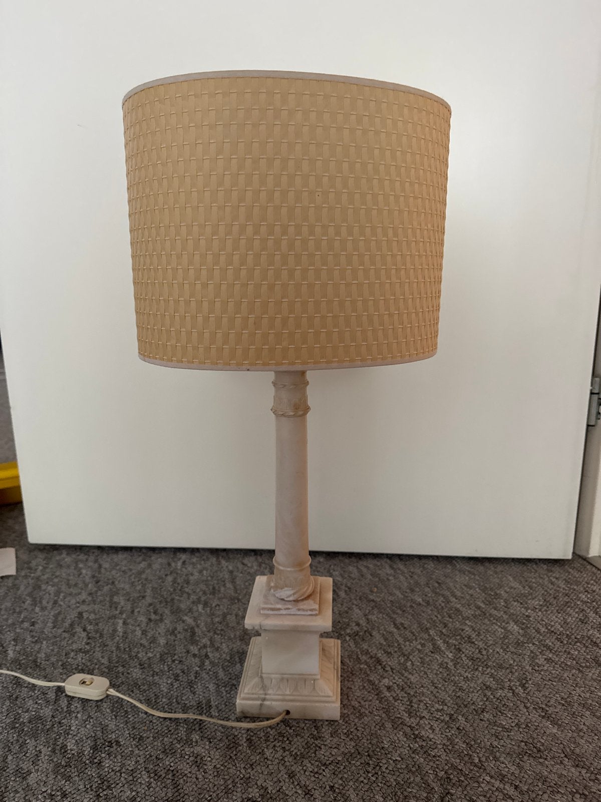 Vintage tafellamp met beige kap, Met schakelaar, Gebruikt, Textiel, E27 (groot)