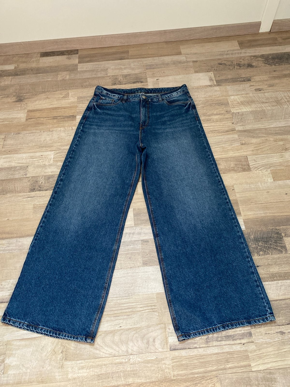 Blauwe wide leg jeans - maat 42, Ophalen of Verzenden, Nieuw, Blauw, W33 - W36 (confectie 42/44)