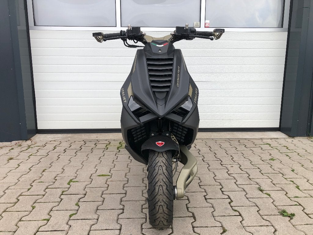 Foto 16 van Limited Edition Italjet Dragster 200 - Nr.182/499 Nieuw 0km