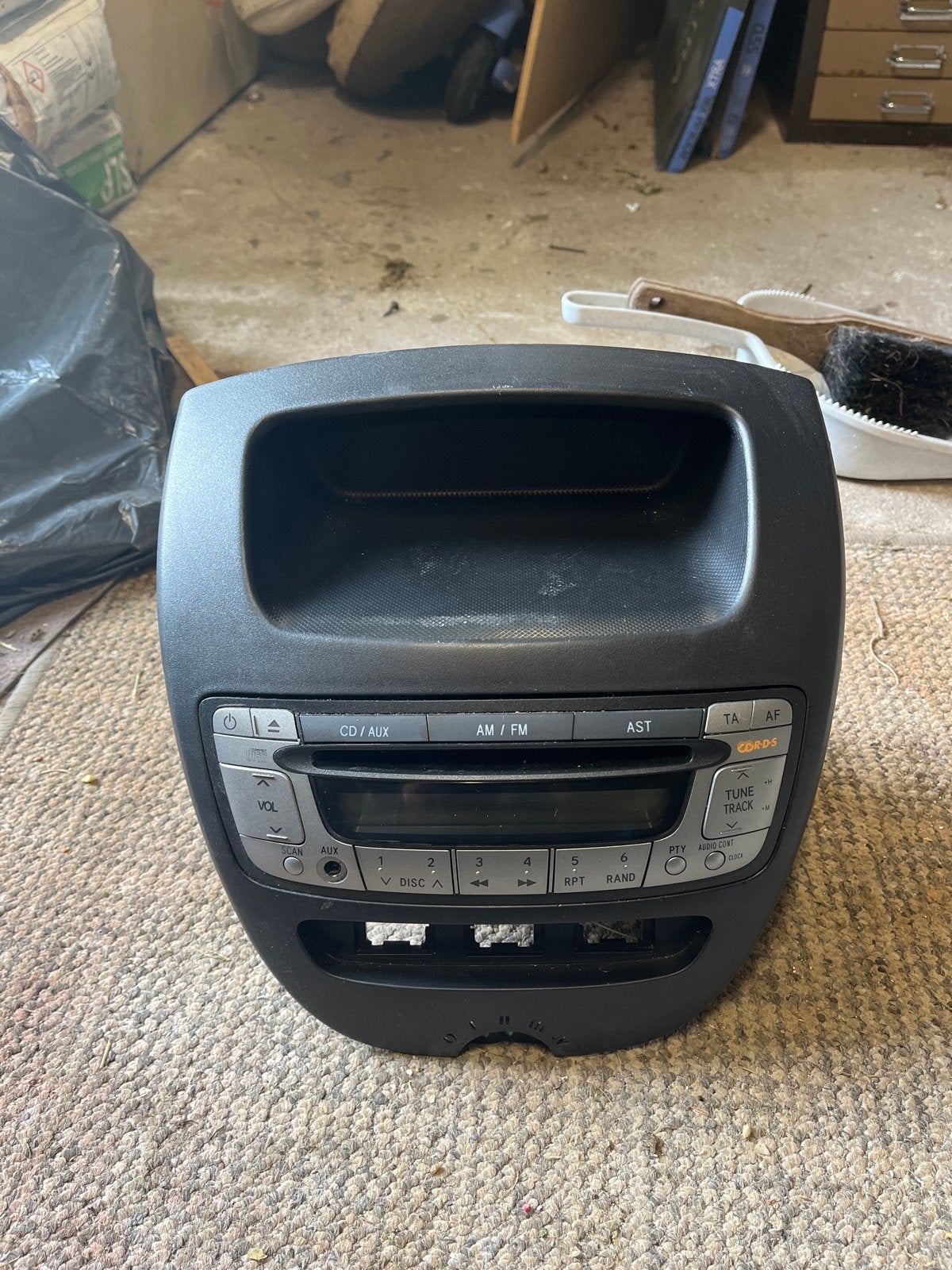 Toyota Aygo/Citroën C1/Peugeot 107 radio met CD/AUX, Ophalen of Verzenden, Gebruikt