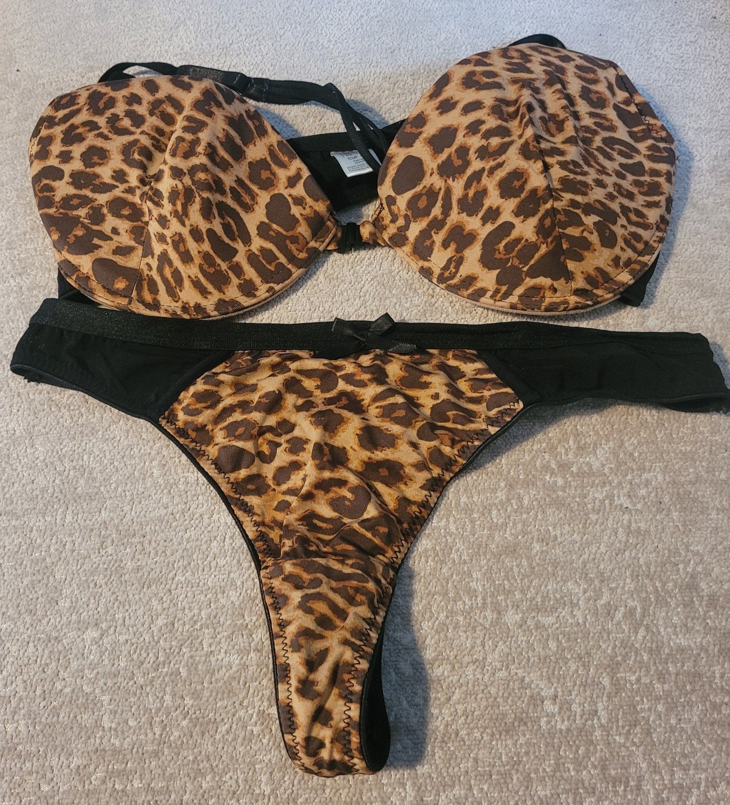 Mooi Lingerie Setje: Luipaard BH C85 & String L, Ophalen, Meerkleurig, Setje