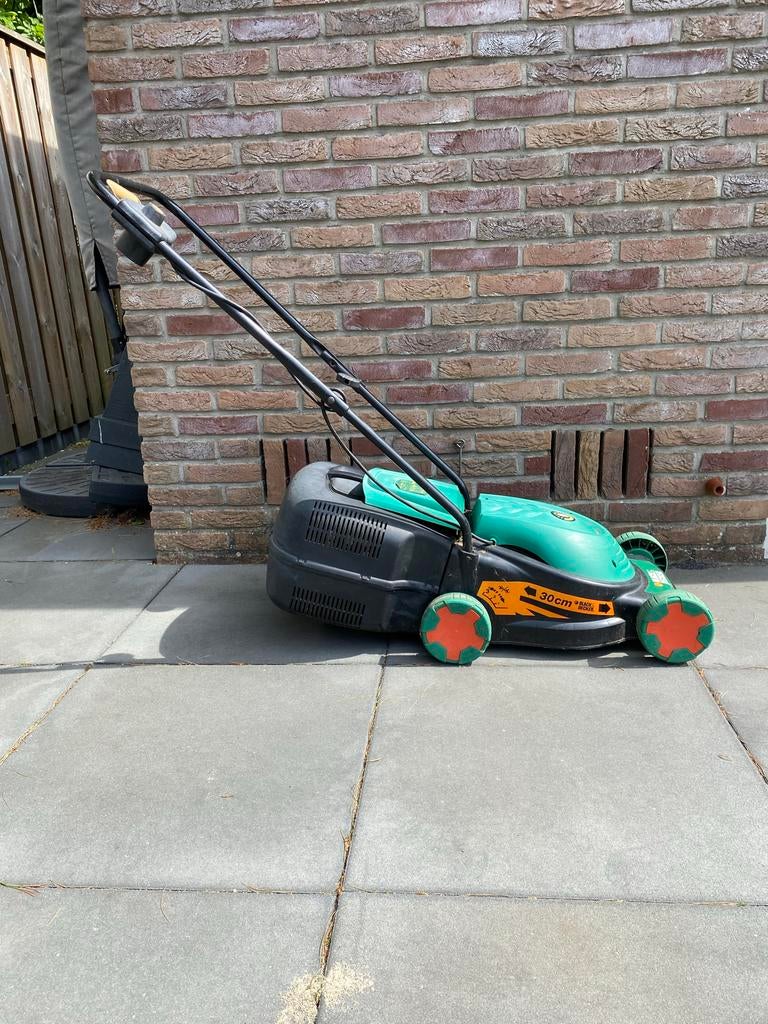 Black+Decker elektrische grasmaaier, Cirkelmaaier, Elektrische grasmaaier, Ophalen of Verzenden, Zo goed als nieuw