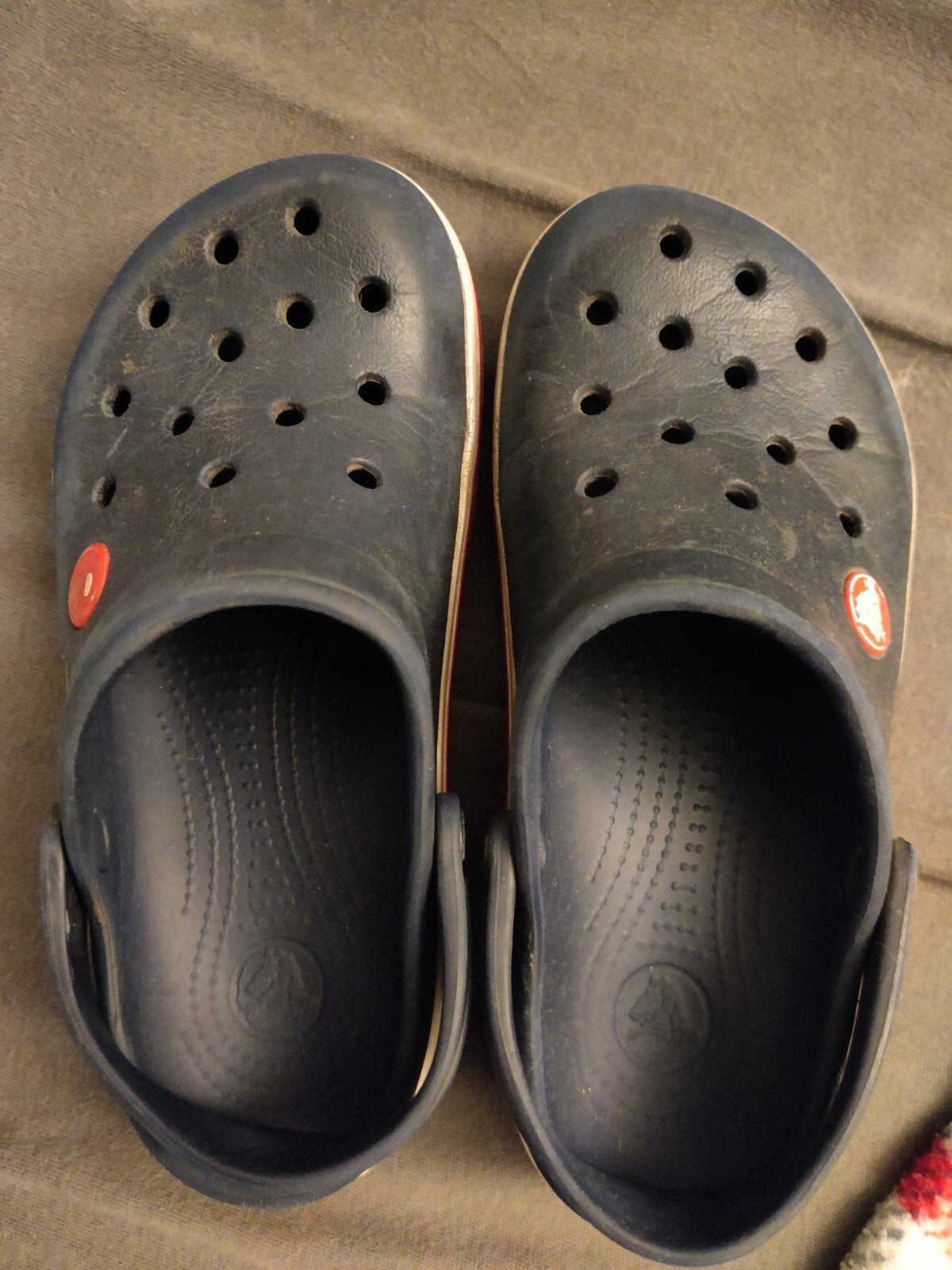 Crocs klompjes maat 30 - Blauw met rode en witte streep, Ophalen, Gebruikt, Crocs, Jongen of Meisje