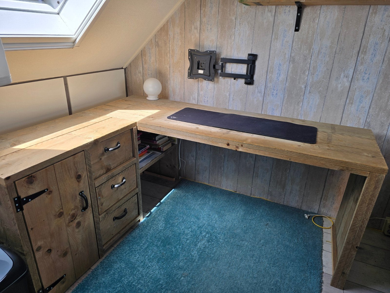 Steigerhouten hoekbureau met opbergruimte 180x140cm, Huis en Inrichting, Bureaus, Ophalen