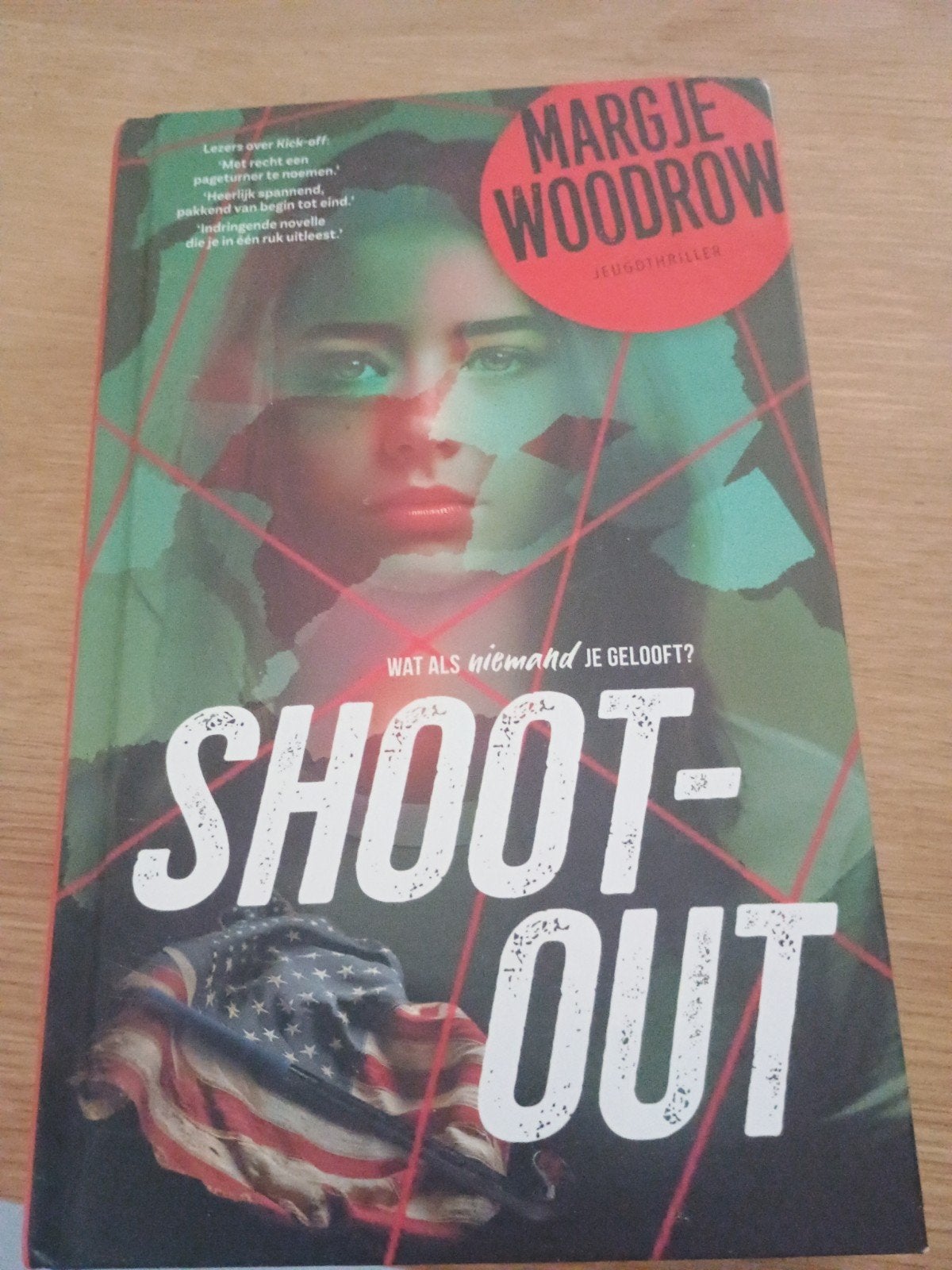 Shoot-Out - Margje Woodrow (Jeugdthriller), Ophalen of Verzenden, Zo goed als nieuw, Margje Woodrow