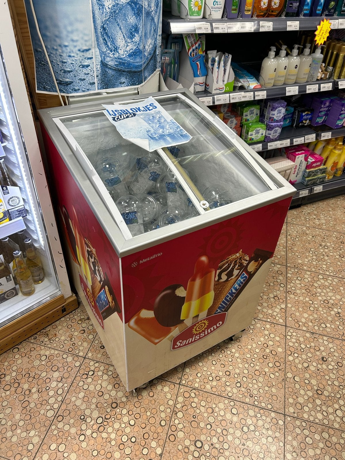 Gehele winkelinventaris supermarkt te koop, Ophalen