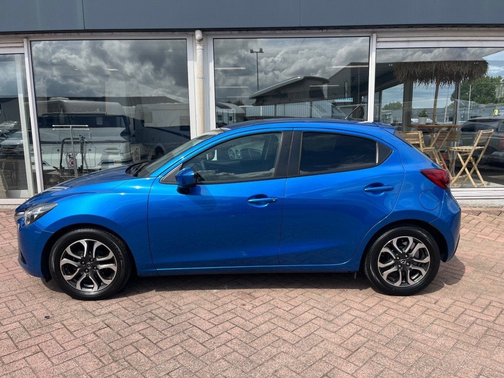 Mazda 2 1.5 GT-M Line Clima Cruise CarPlay Navi, Voorwielaandrijving, Gebruikt, 4 cilinders, Blauw