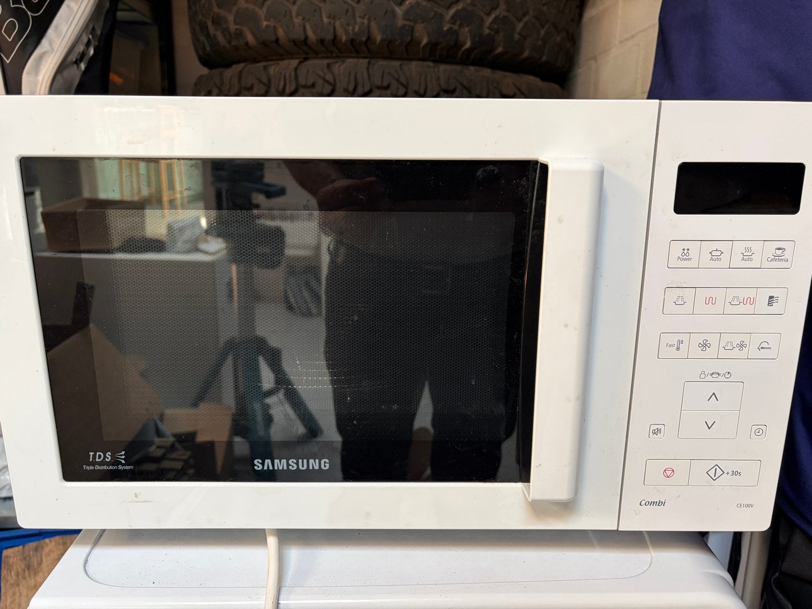 Samsung CE100V Combimagnetron - Wit, Witgoed en Apparatuur, Ophalen, Combimagnetron, Gebruikt, Grill