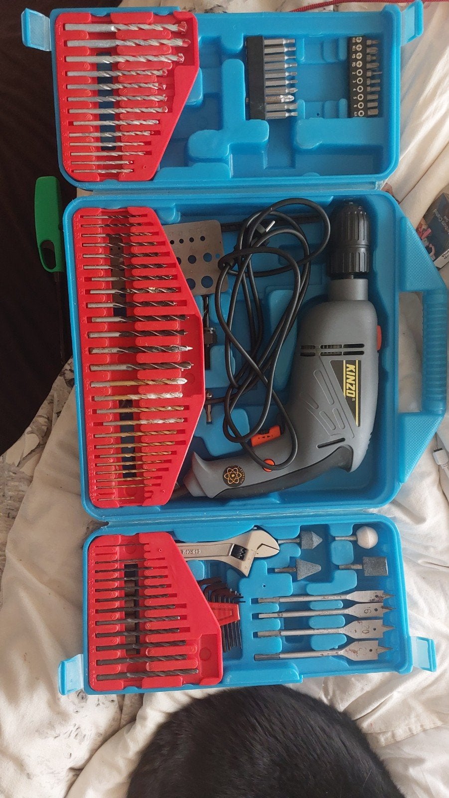 Kinzo Boormachine met uitgebreide accessoireset, Gebruikt, Variabele snelheid, 400 tot 600 watt, Ophalen