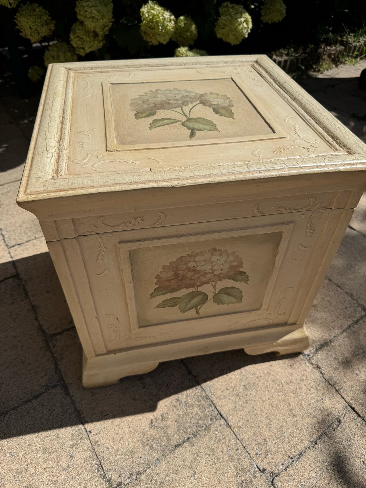 Decoratieve houten kist met bloemmotief, Antiek en Kunst, Ophalen of Verzenden