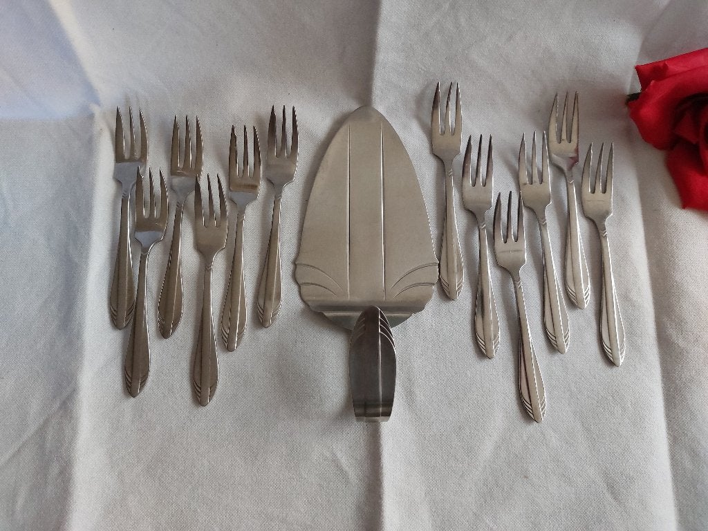 Gero Zilmeta taartset = 1 taartschep + 12 taartvorkjes, Antiek en Kunst, Antiek | Bestek, Verzenden
