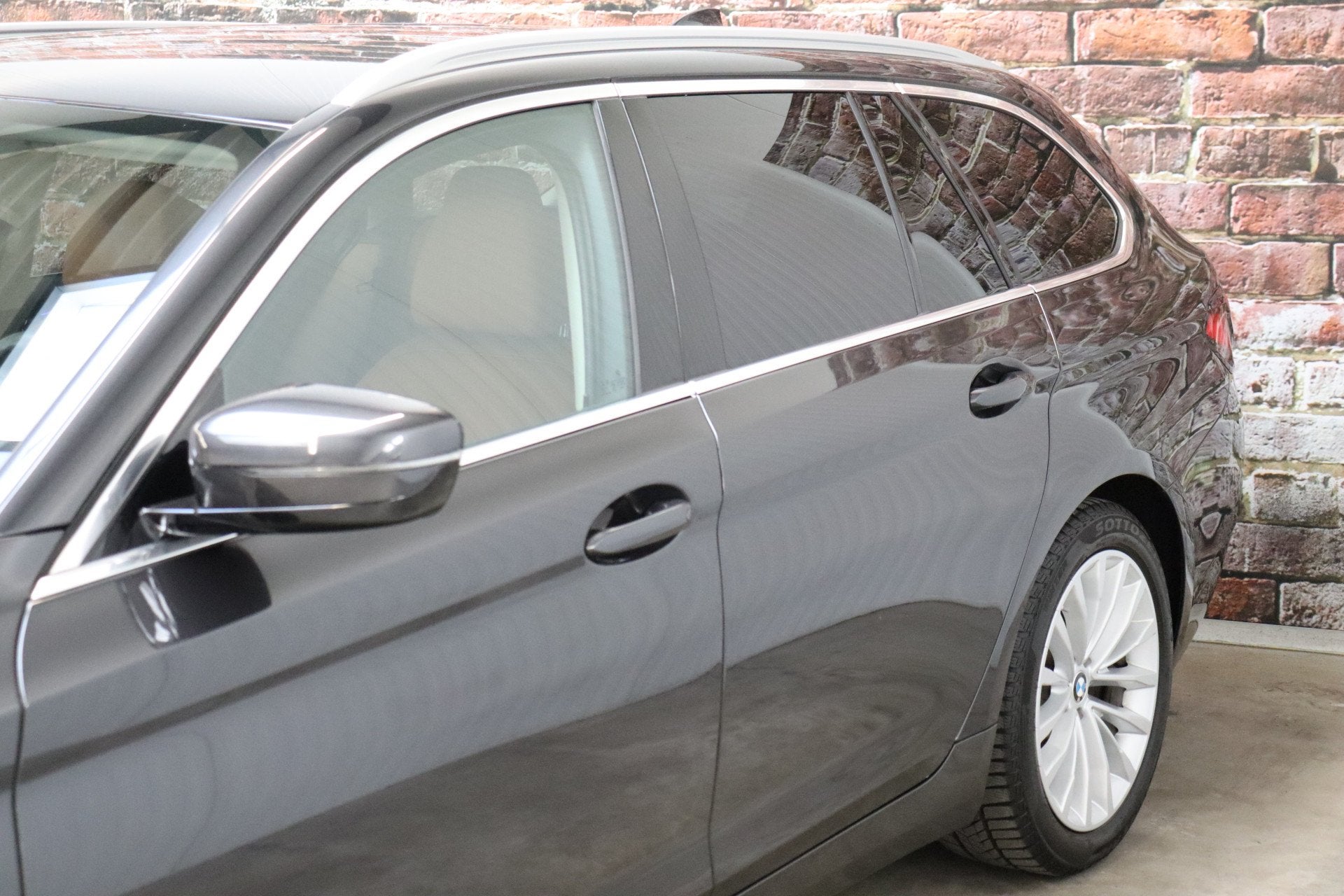 Foto 10 van BMW 5 Serie Touring 520i High Executive Luxury Line Automaat