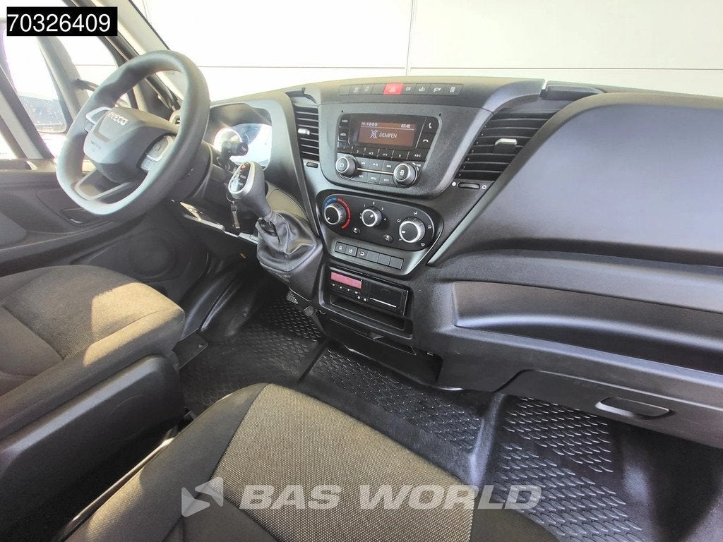 Iveco Daily 70C18 3.0L Automaat 1000KG Laadklep Luchtvering, Automaat, Stof, Gebruikt, Euro 6