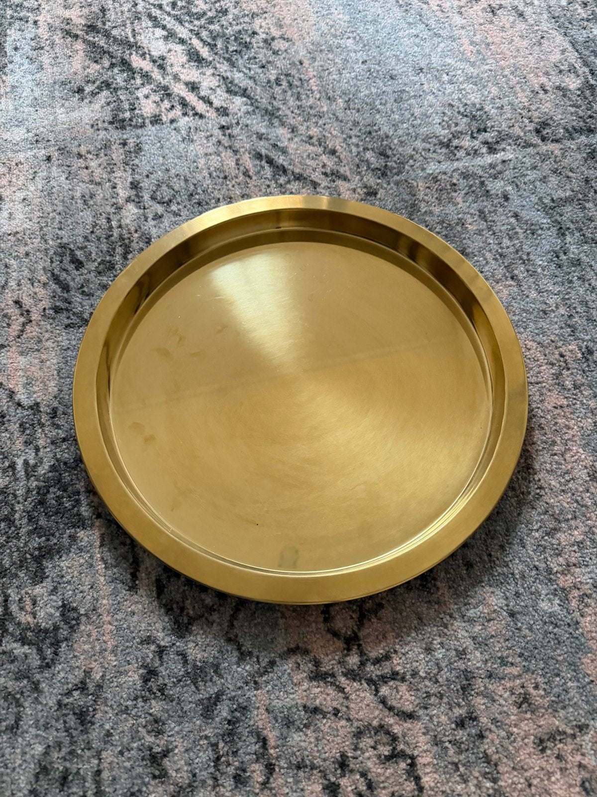 Gouden dienblad van IKEA, zo goed als nieuw, Ophalen of Verzenden, Zo goed als nieuw, Rond, Metaal