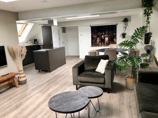Per 1 augustus: gemeubileerd appartement Velp/Arnhem, Gelderland, 2 kamers, Appartement, Velp
