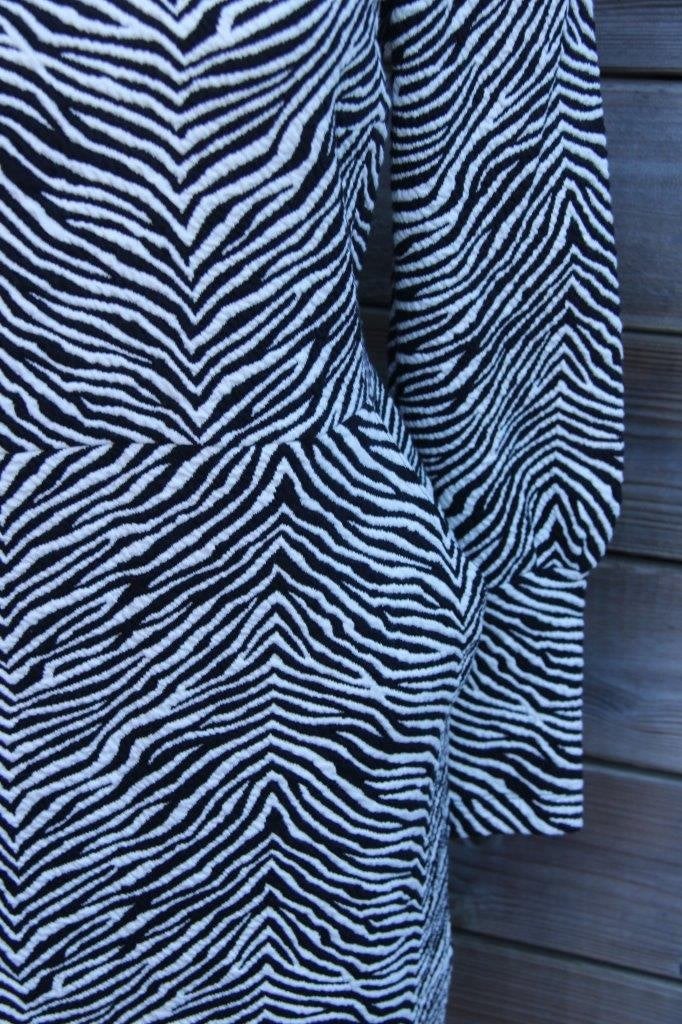 Jurk zwart/ creme Vanilia mt 38 Vaste prijs, Maat 38/40 (M), Vanilia, Zwart, Ophalen of Verzenden