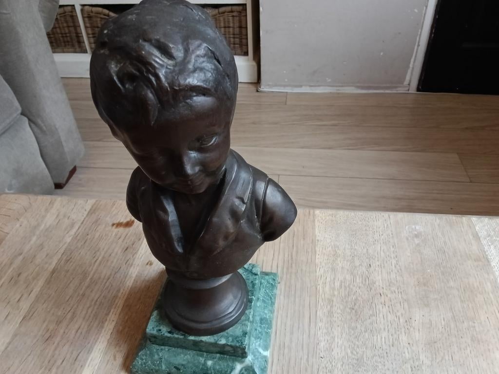 Antieke bronzen buste van jongen op marmeren sokkel, Antiek en Kunst, Minder dan 20 cm, Buste, Gepatineerd, Ophalen of Verzenden