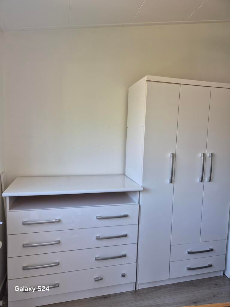 IKEA Babykamer Set: Commode en Kledingkast, Ophalen, Gebruikt, 50 tot 70 cm, 100 cm of meer