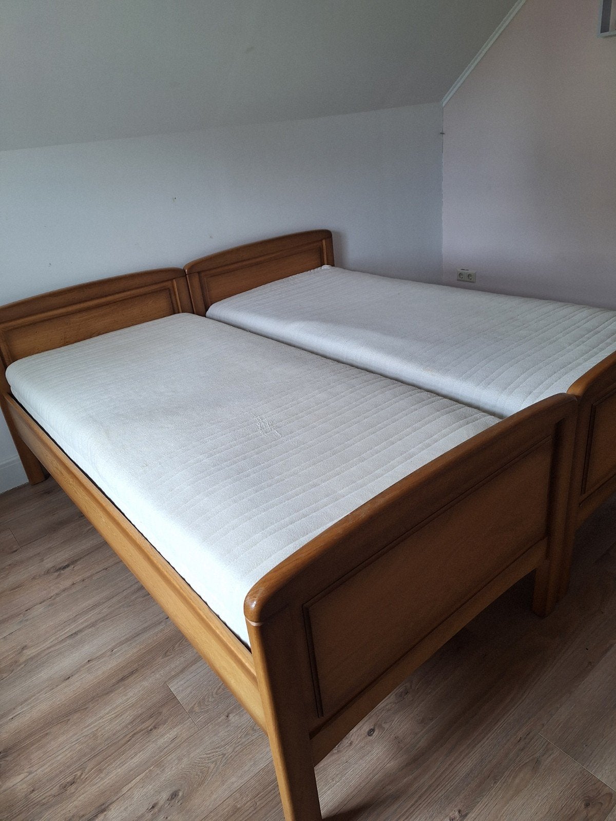 Elektrisch verstelbaar seniorenbed 0.90 x 2.00 mtr, Huis en Inrichting, Slaapkamer | Bedden, Ophalen, 90 cm, Eenpersoons, 200 cm