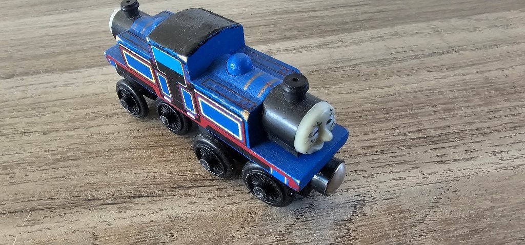 Thomas de trein Hout Mighty Mac, Kinderen en Baby's, Speelgoed | Thomas de Trein, Zo goed als nieuw, Ophalen of Verzenden