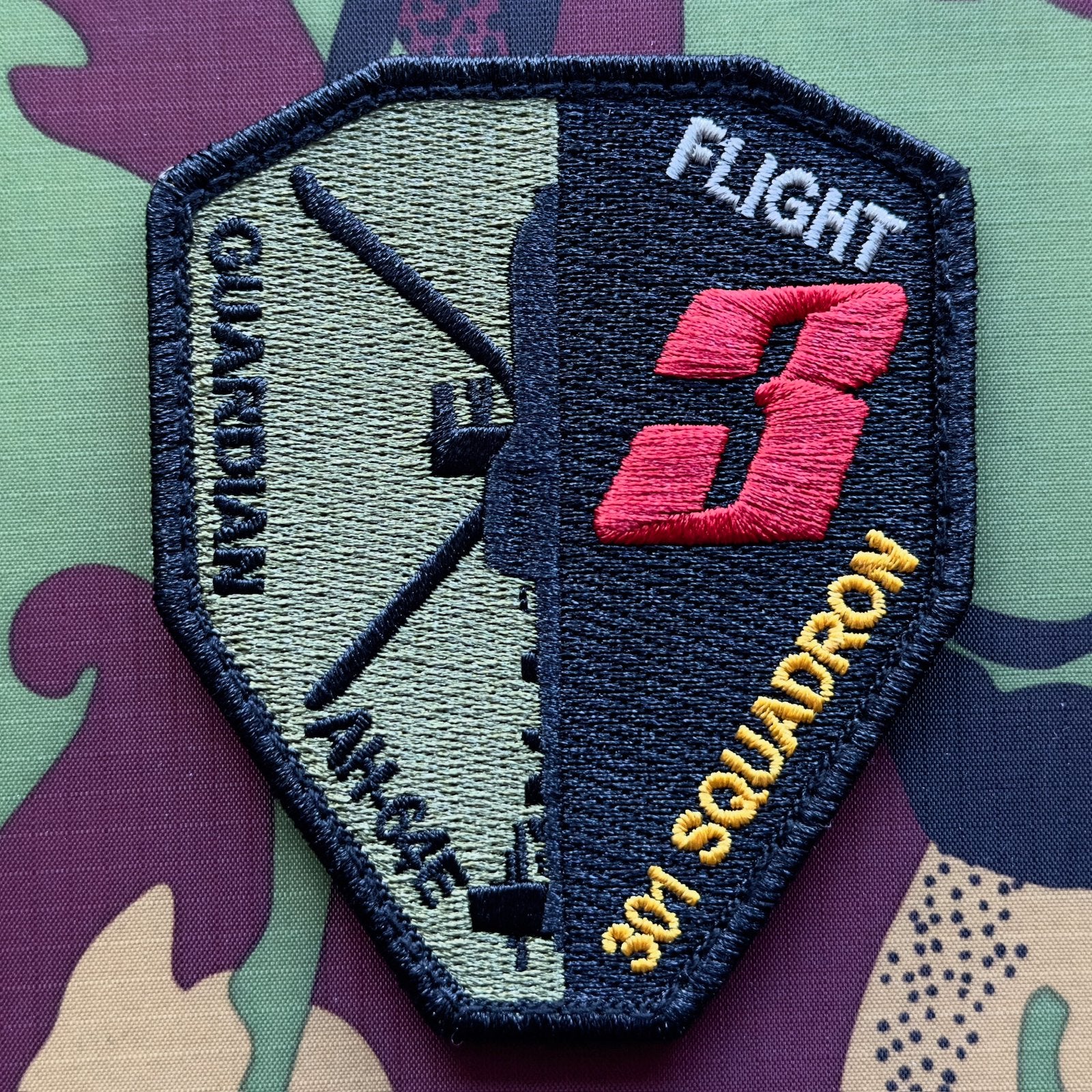 Patch RNLAF 301 SQN AH-64E Flight 3, Verzamelen, Militaria | Algemeen, Ophalen of Verzenden, Luchtmacht, Nederland, Embleem of Badge