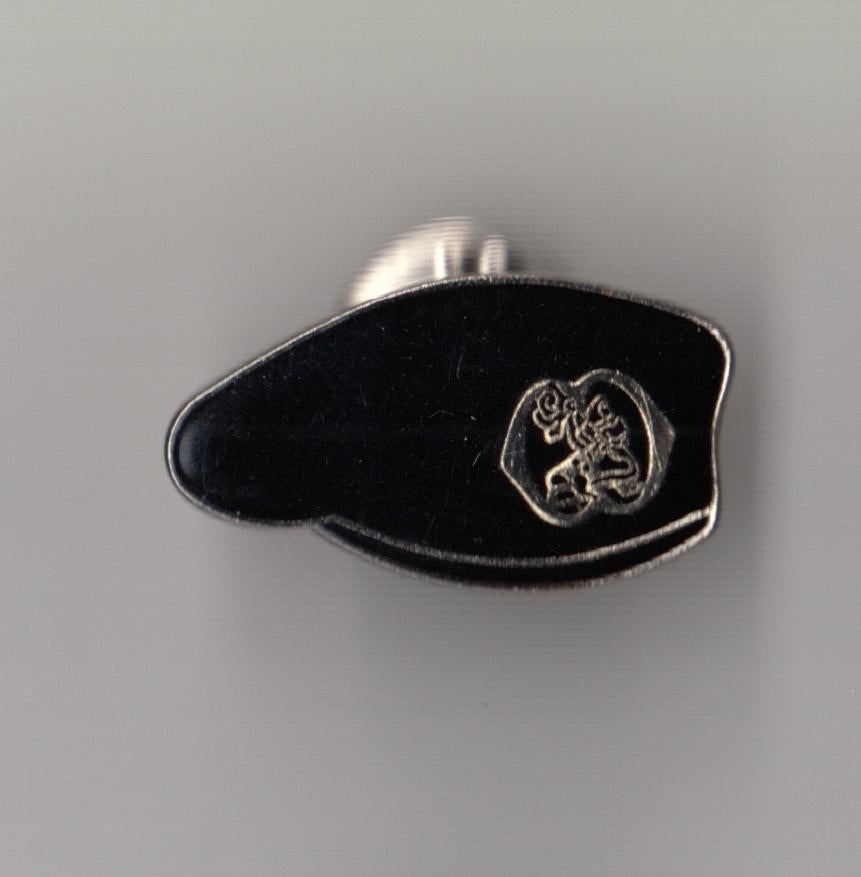Huzaren van Boreel baret pin, Verzamelen, Niet vindbaar, Niet vindbaar, Nederland, Embleem of Badge