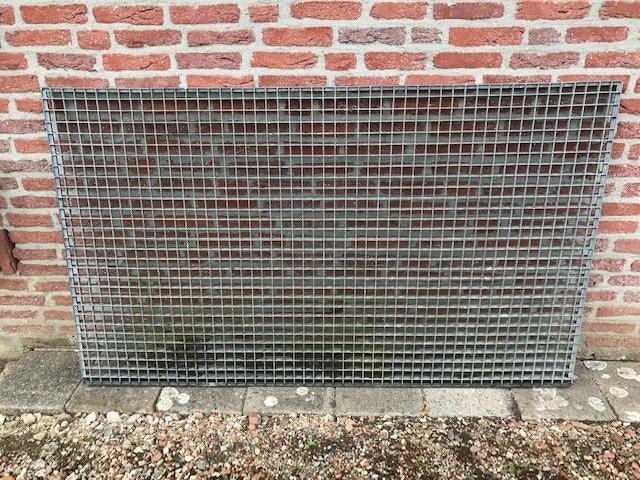 looprooster gegalvaniseerd 1680x1000x30 mm, Ophalen, Zo goed als nieuw, IJzer