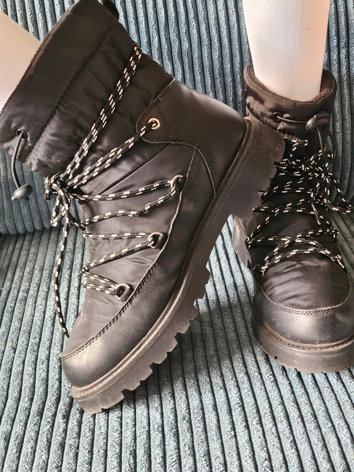 Zwarte Puffer Veterboots met Profielzool - Maat 39, Ophalen of Verzenden, Zo goed als nieuw, Zwart, Lage of Enkellaarzen