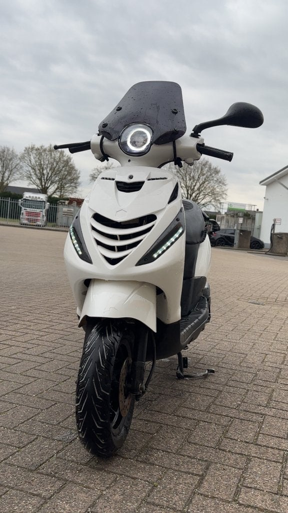 Piaggio zip 80cc turbokit met vastloper, Fietsen en Brommers, Ophalen, Gebruikt, Maximaal 45 km/u, Zip