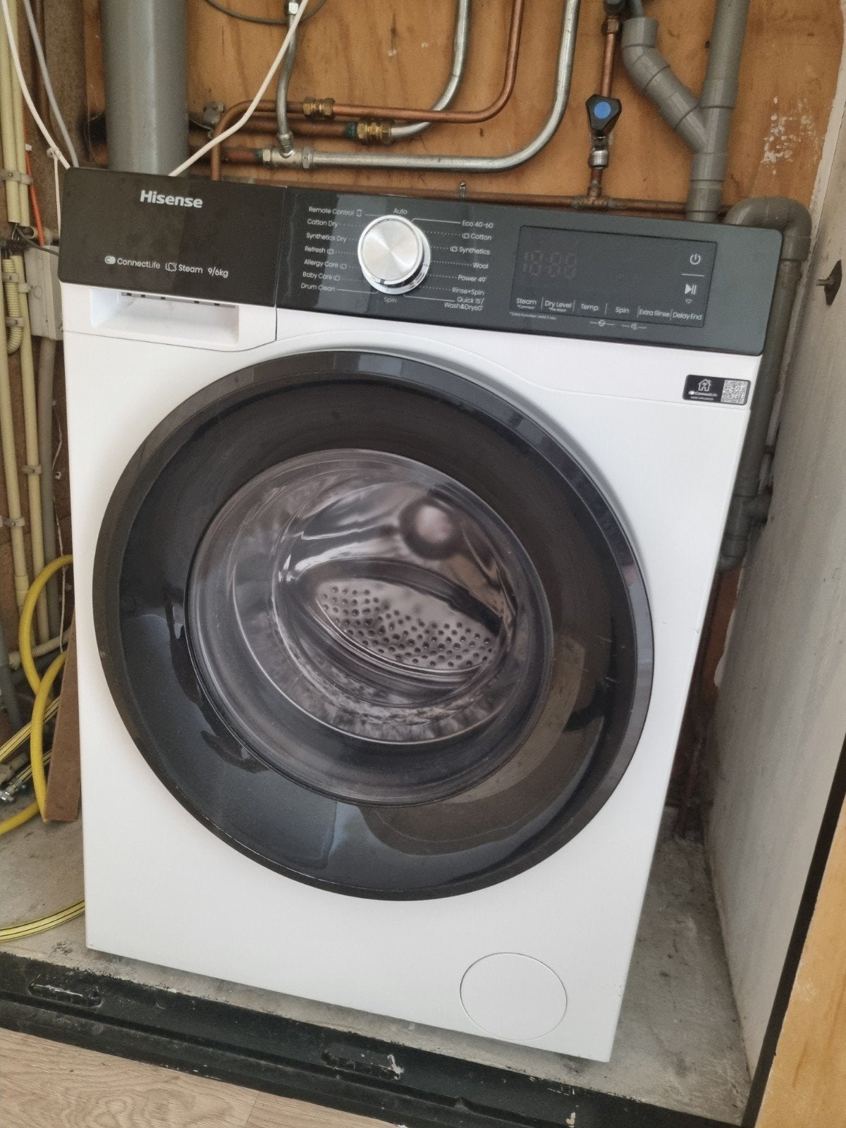 Hisense Wasdroogcombinatie - 1 jaar oud, 8 tot 10 kg, Ophalen, Zo goed als nieuw, 85 tot 90 cm