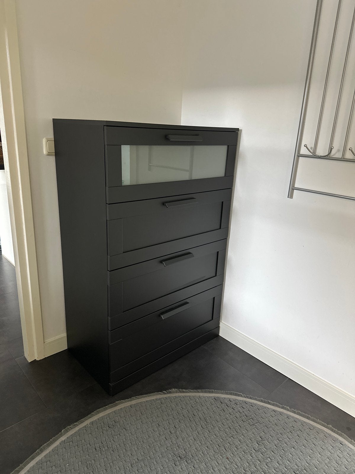 IKEA brimnes 4 lades zwart zgan, Ophalen, 100 tot 150 cm, 50 tot 100 cm, Zo goed als nieuw