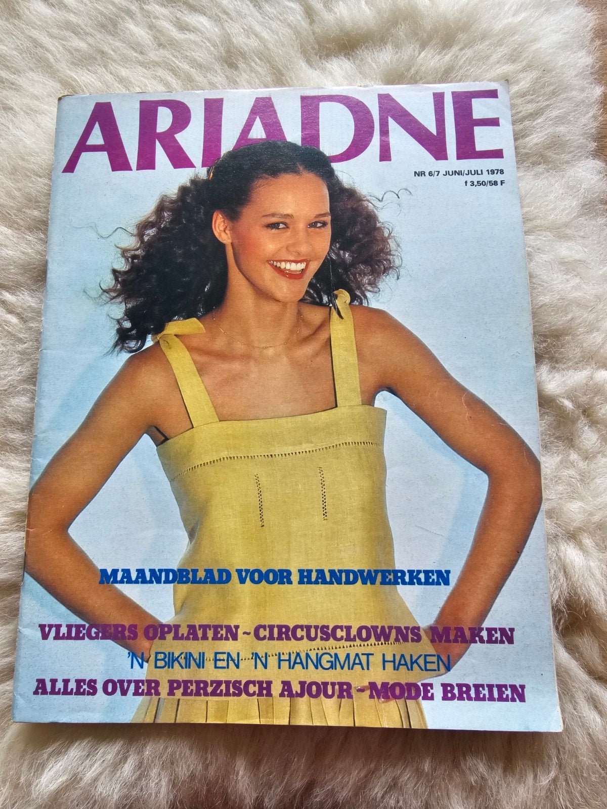Vintage handwerk tijdschrift Ariadne nr 6/7. 1978, Ophalen of Verzenden, Gelezen, Damesbladen