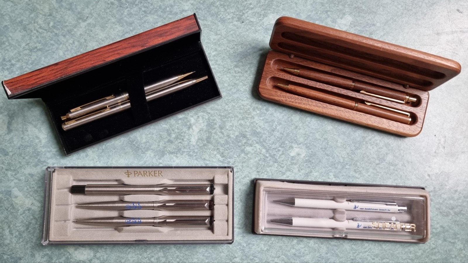 4 pennen sets o.a. Parker, Sheaffer, Clipper, Verzamelen, Pennenverzamelingen, Nieuw, Ophalen of Verzenden, Met reclame, Parker