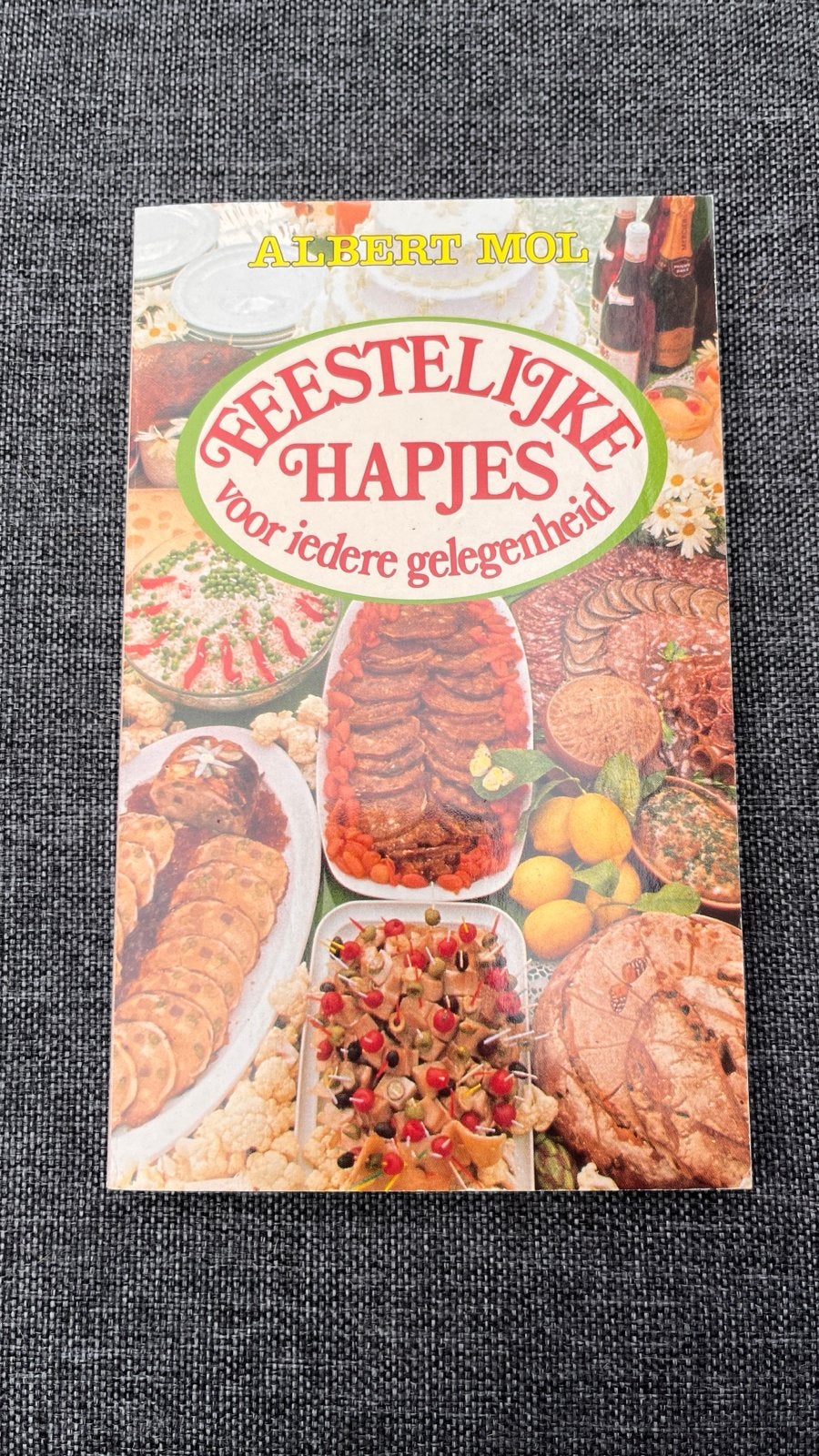 Feestelijke Hapjes - Kookboek Albert Mol, Boeken, Ophalen of Verzenden, Gelezen, Overige gebieden, Tapas, Hapjes en Dim Sum