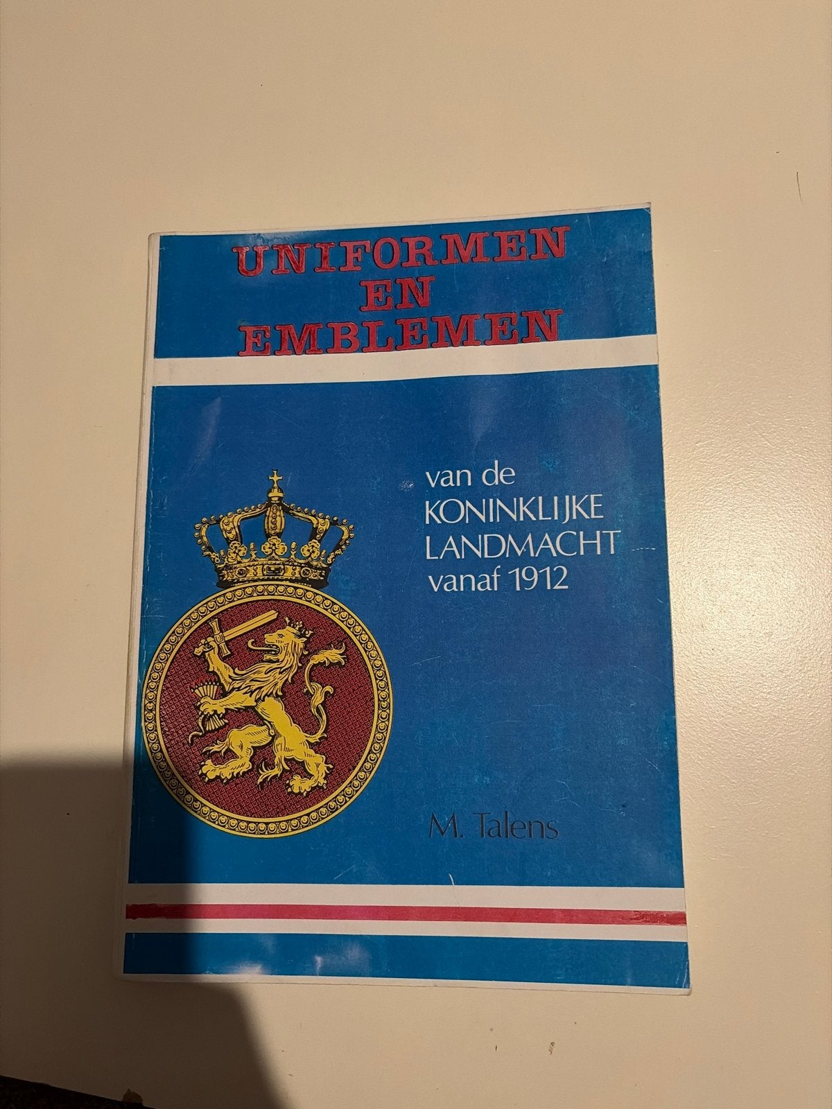 Uniformen en Emblemen Koninklijke Landmacht vanaf 1912, Ophalen of Verzenden, 1945 tot heden, Gelezen, Landmacht