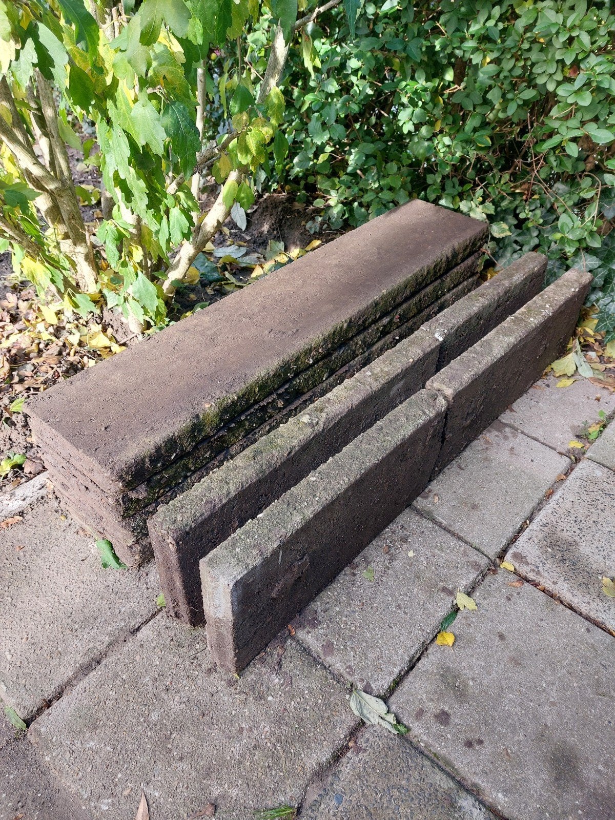 GRATIS!!  opsluitbanden oude stijl 4 STUKS  Gratis!!, Tuin en Terras, Ophalen, Gebruikt, Biels, Minder dan 25 cm